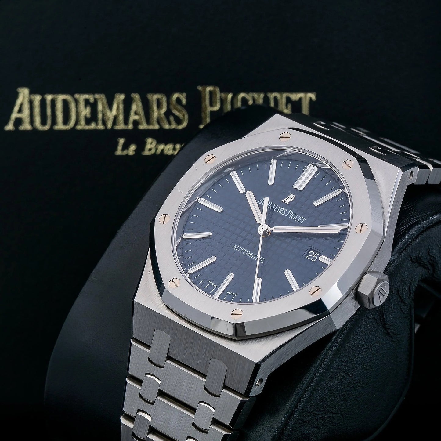 AUDEMARS PIGUET ROYAL OAK SELFWINDING 41MM 15400ST.OO.1220ST.03 BLUE DIAL STAINLESS STEEL BEZEL STAINLESS STEEL BRACELET