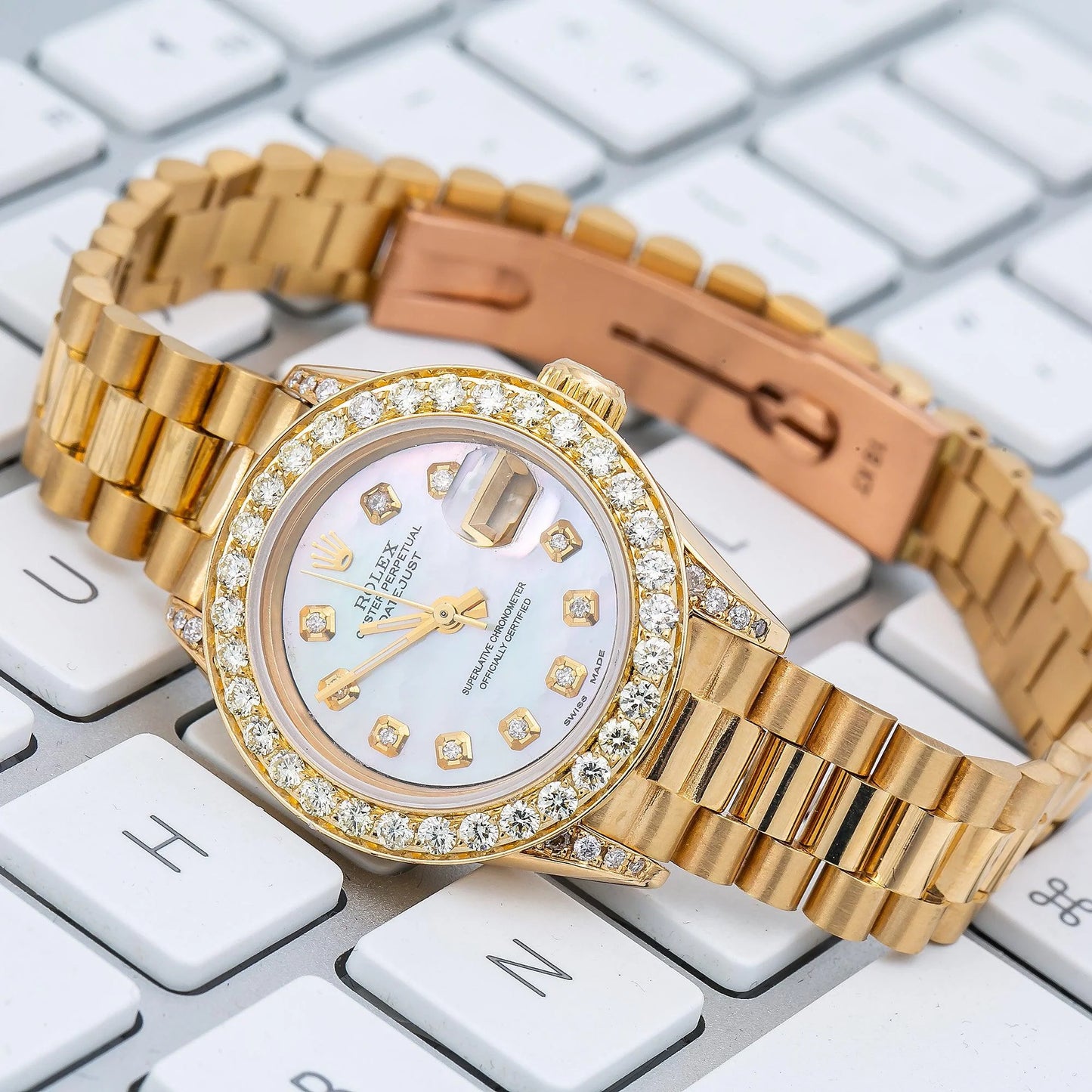 Rolex Datejust 26mm 69178 White Mother of Pearl Diamond Dial Diamond Bezel 18K Yellow Gold President Bracelet