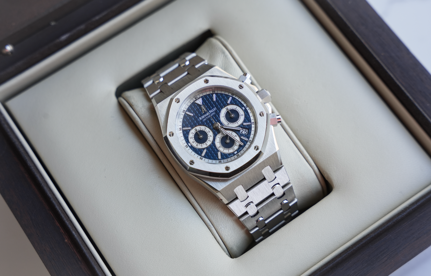 Audemars Piguet Royal Oak Chronograph 26022BC.OO.D028CR.01 White Gold Blue Dial 39mm